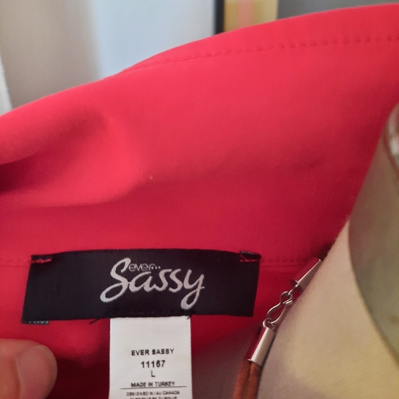 Beautiful red long button down shirt - Picture 4 of 12